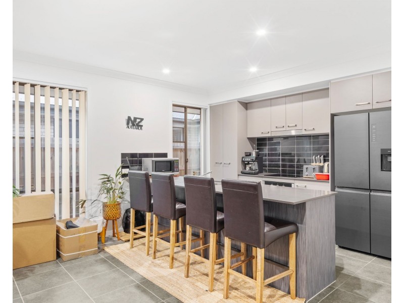 6 Samford Drive, Holmview QLD 4207
