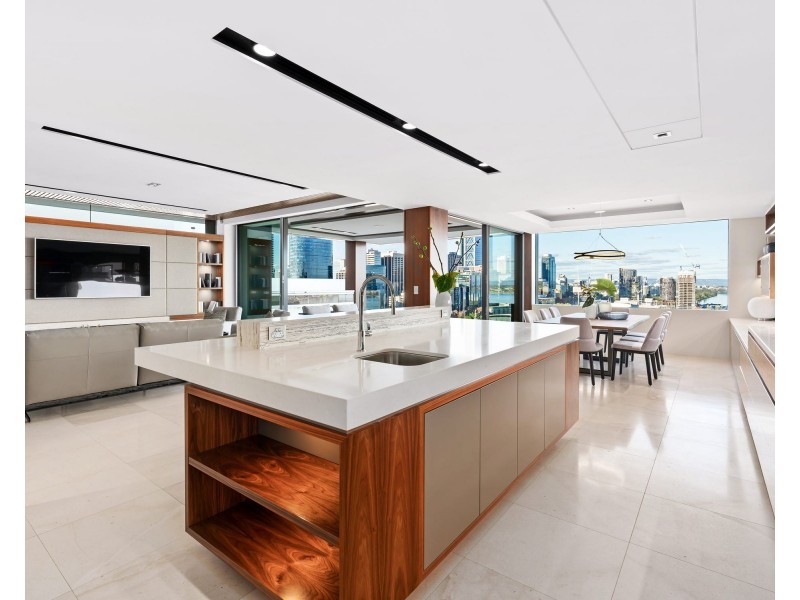 Broadbeach QLD 4218
