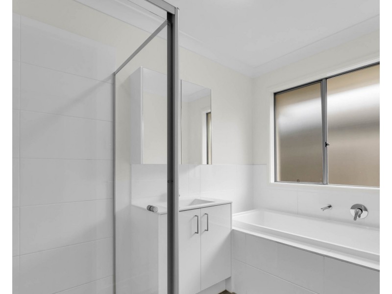 8 Mesa Street, Yarrabilba QLD 4207