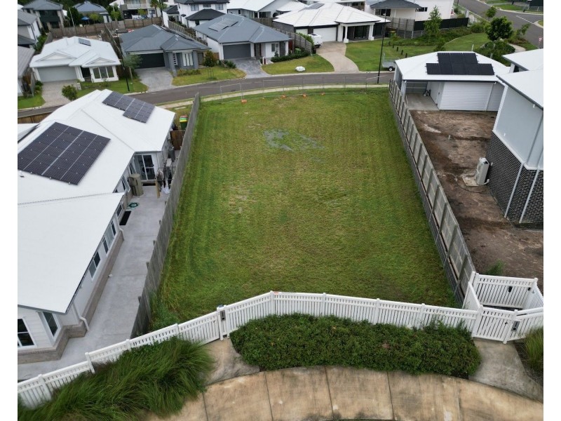 36 Shoreline Avenue, Redland Bay QLD 4165