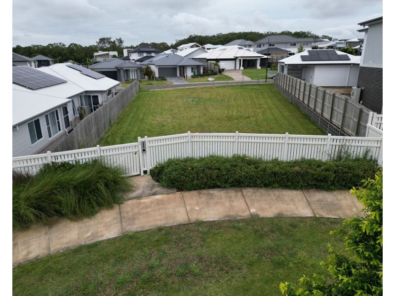 36 Shoreline Avenue, Redland Bay QLD 4165