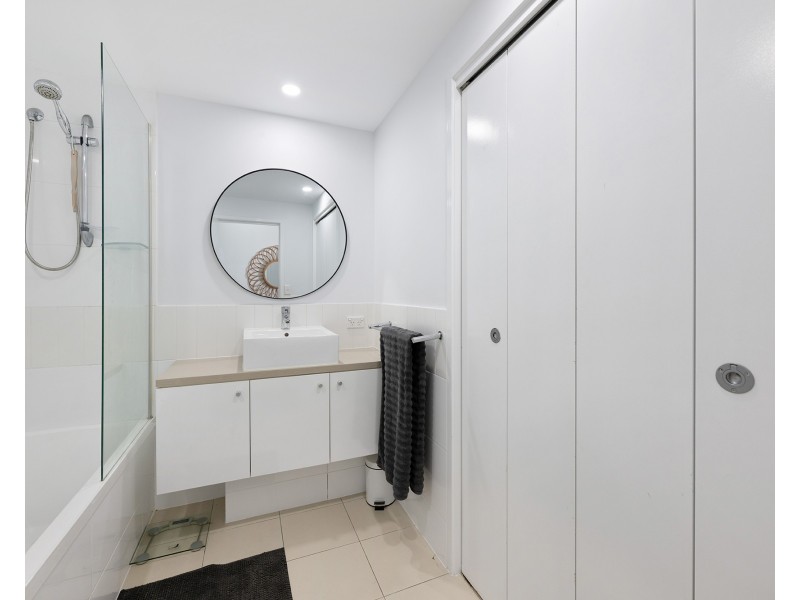 184/133 Laver Drive, Robina QLD 4226