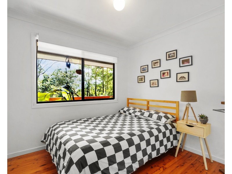 4 Kinabalu Drive, Tamborine Mountain QLD 4272