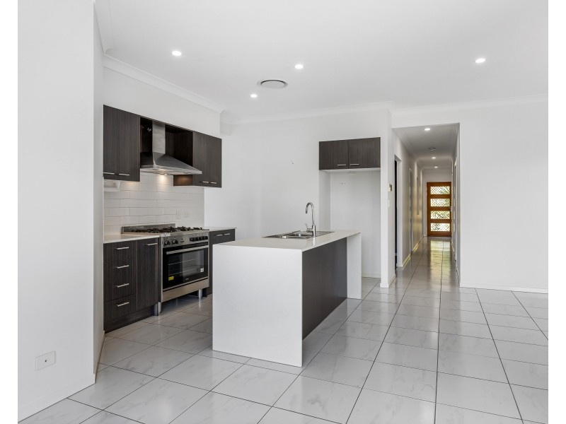 31 Stanicki Circuit, Bellbird Park QLD 4300