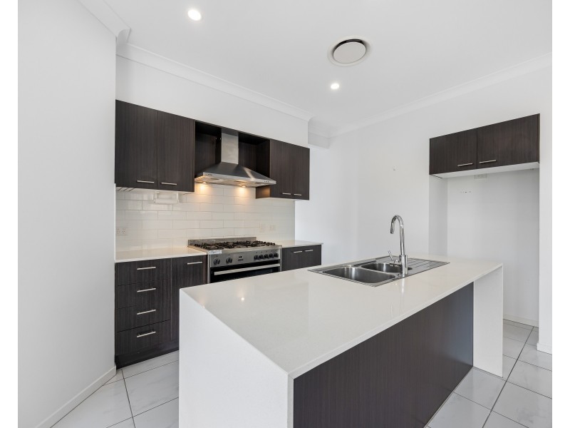31 Stanicki Circuit, Bellbird Park QLD 4300
