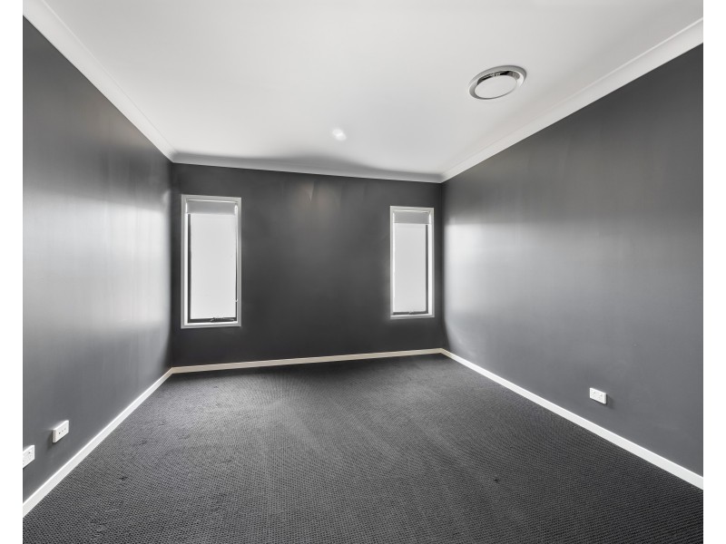 31 Stanicki Circuit, Bellbird Park QLD 4300