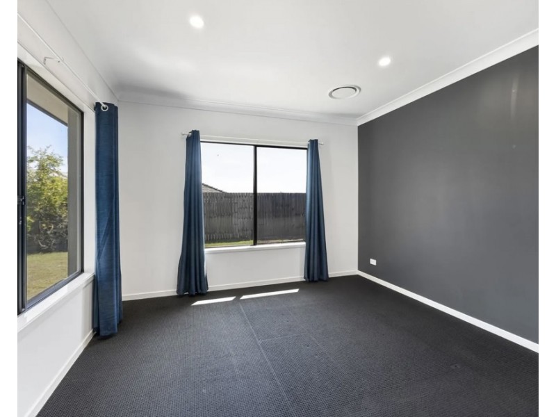 31 Stanicki Circuit, Bellbird Park QLD 4300