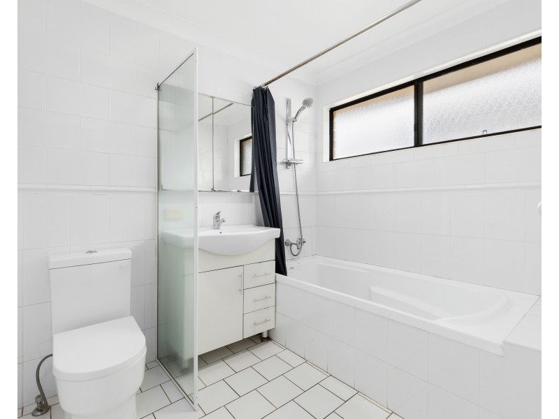 4 Boz Place, Ambarvale NSW 2560