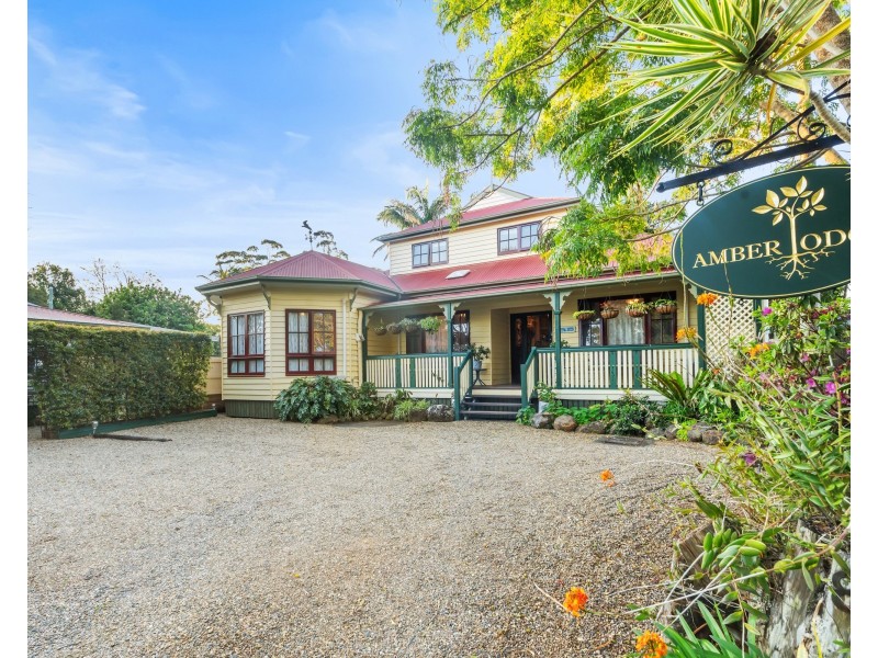 8 Wongawallan Road, Tamborine Mountain QLD 4272