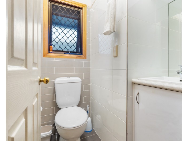 1/8 Wongawallan Road, Tamborine Mountain QLD 4272