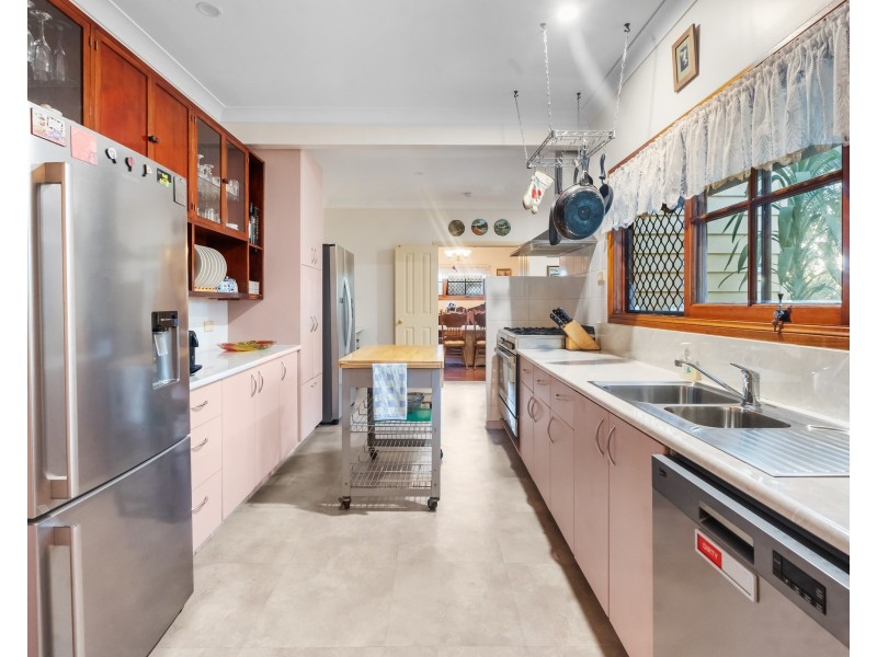 8 Wongawallan Road, Tamborine Mountain QLD 4272