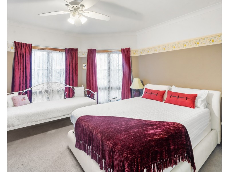 8 Wongawallan Road, Tamborine Mountain QLD 4272