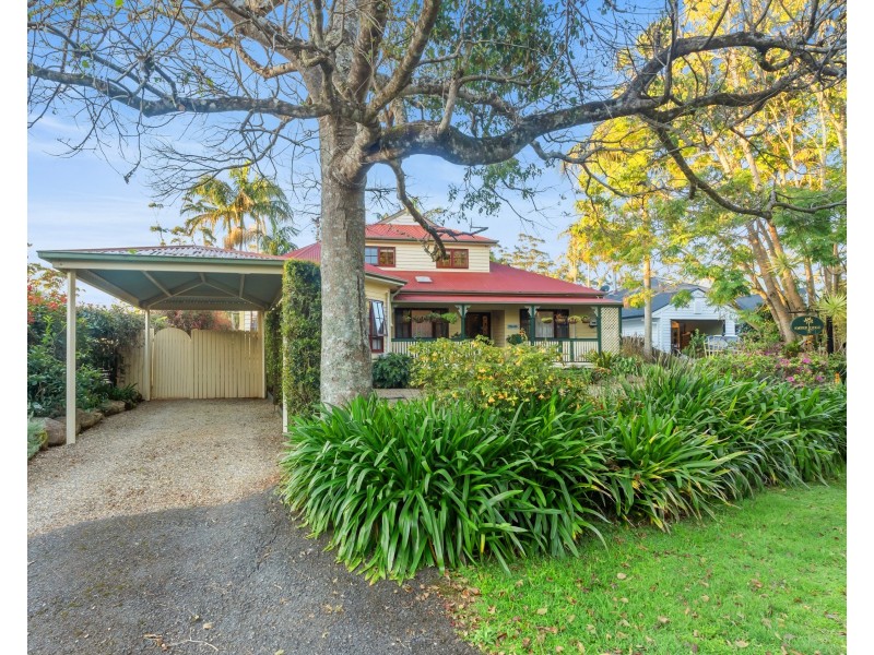 8 Wongawallan Road, Tamborine Mountain QLD 4272