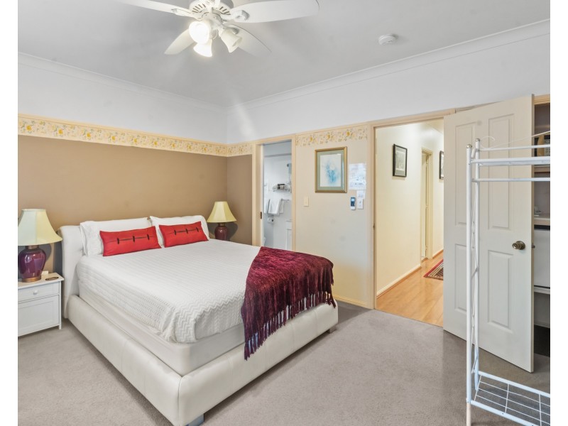 8 Wongawallan Road, Tamborine Mountain QLD 4272