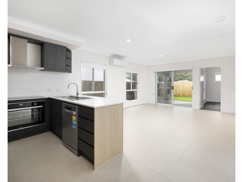 5 Ivanhoe Street, Spring Mountain QLD 4124