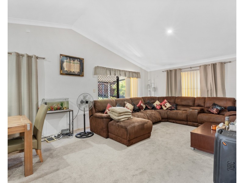 10 Richards Close, Durack QLD 4077