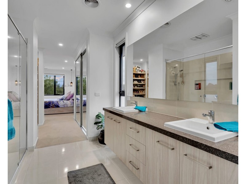 9 Sartina Place, Wandin North VIC 3139
