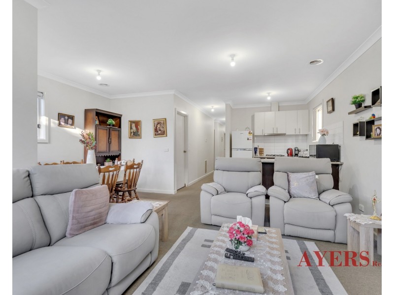 15/4 Young Road, Hallam VIC 3803