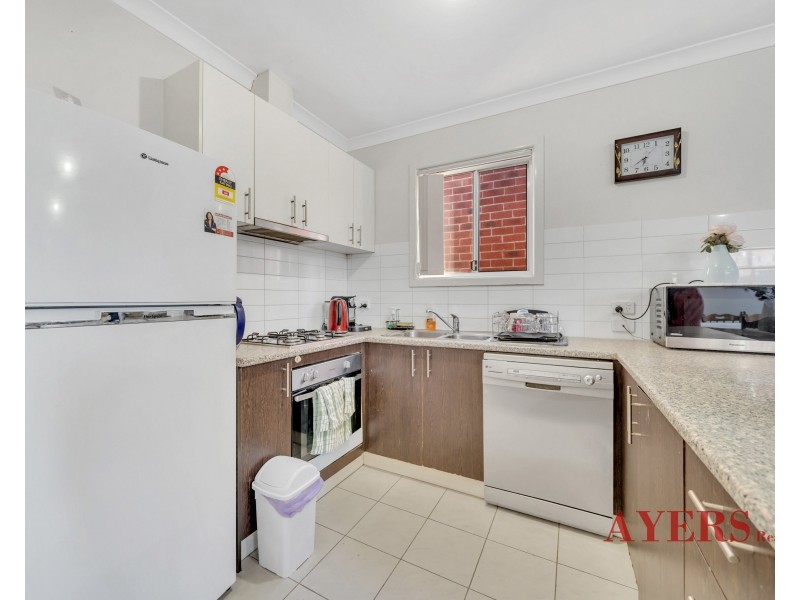 15/4 Young Road, Hallam VIC 3803