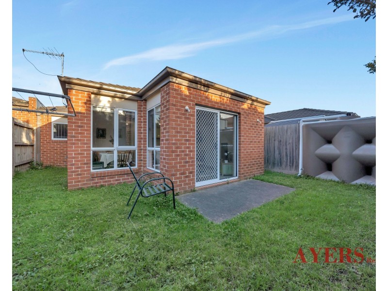 15/4 Young Road, Hallam VIC 3803