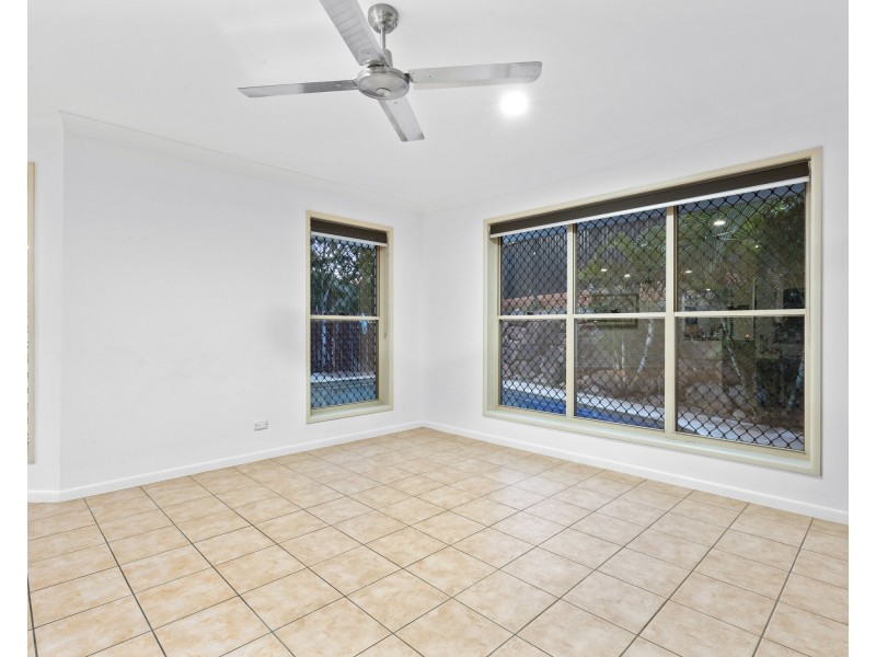 15 Rhiannon Drive, Ashmore QLD 4214