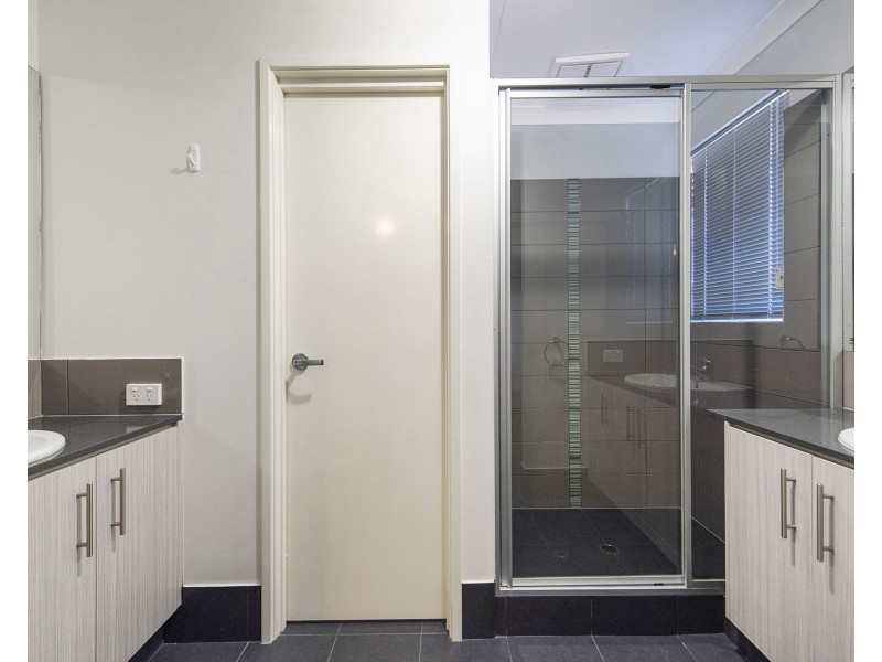 20a James Street, Cannington WA 6107