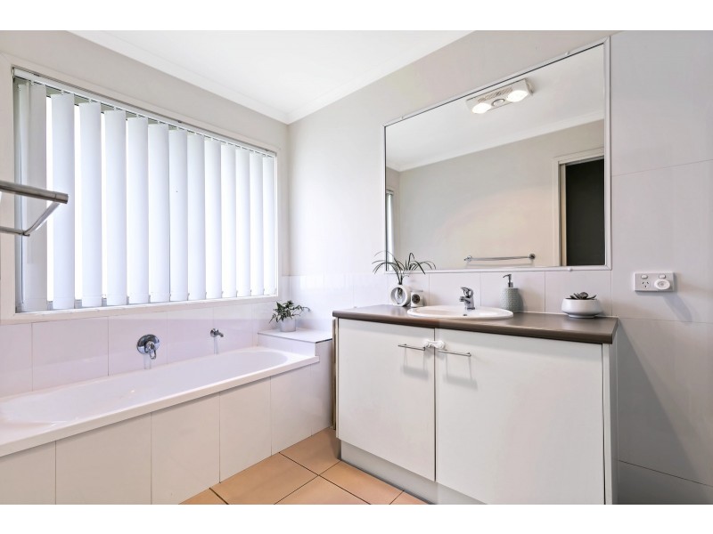 3 Bainbridge Circuit, Sippy Downs QLD 4556