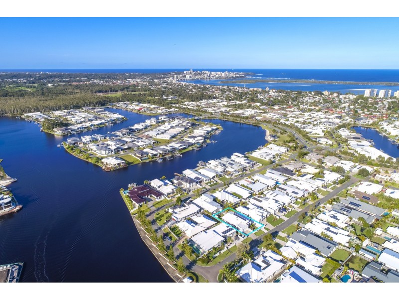16 Landsdowne Street, Pelican Waters QLD 4551