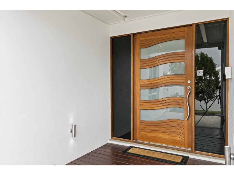 16 Landsdowne Street, Pelican Waters QLD 4551