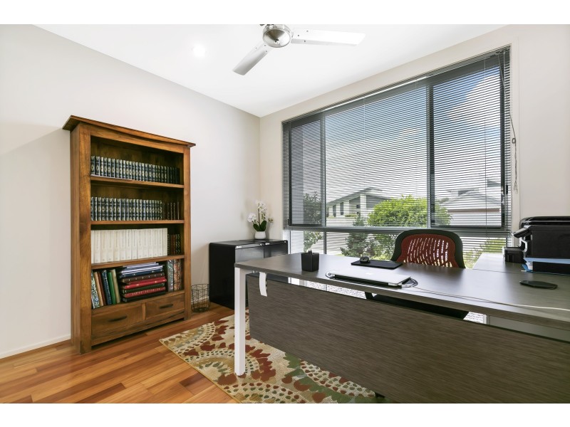 16 Landsdowne Street, Pelican Waters QLD 4551