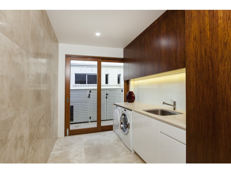 6 Rainbow Lane, Pelican Waters QLD 4551