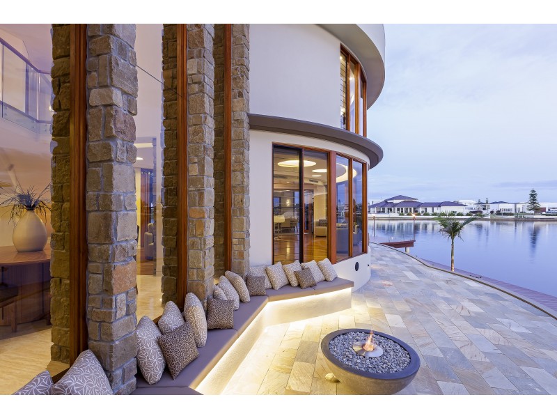 6 Rainbow Lane, Pelican Waters QLD 4551