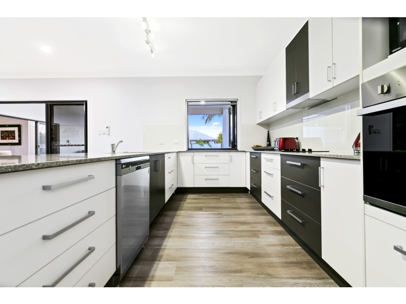 1 Westholme Circuit, Pelican Waters QLD 4551