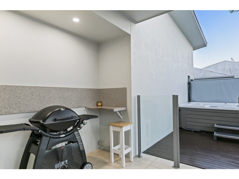 1 Westholme Circuit, Pelican Waters QLD 4551