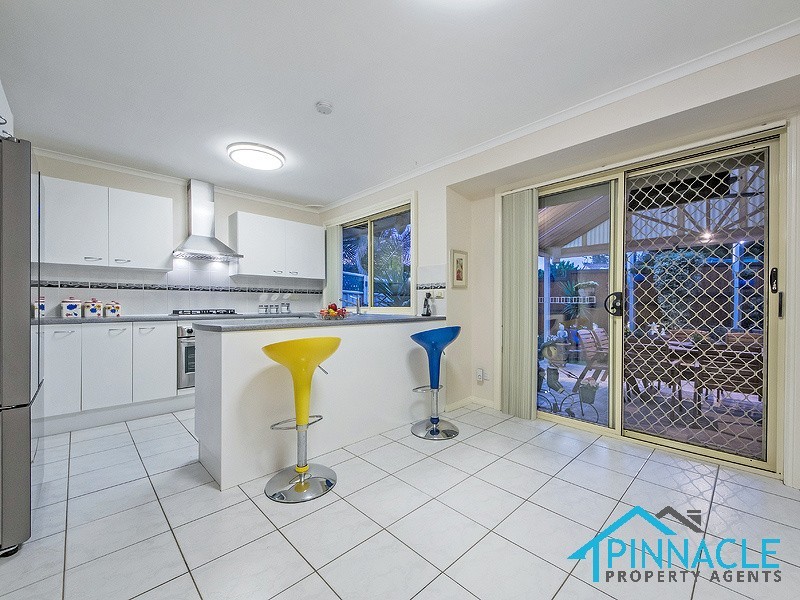 5 Ariel Pl, Rosemeadow NSW 2560