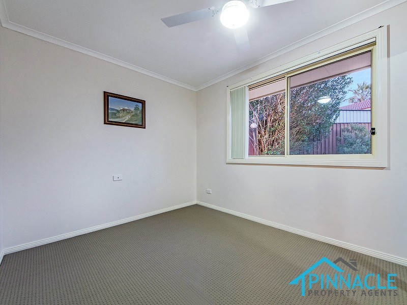 5 Ariel Pl, Rosemeadow NSW 2560