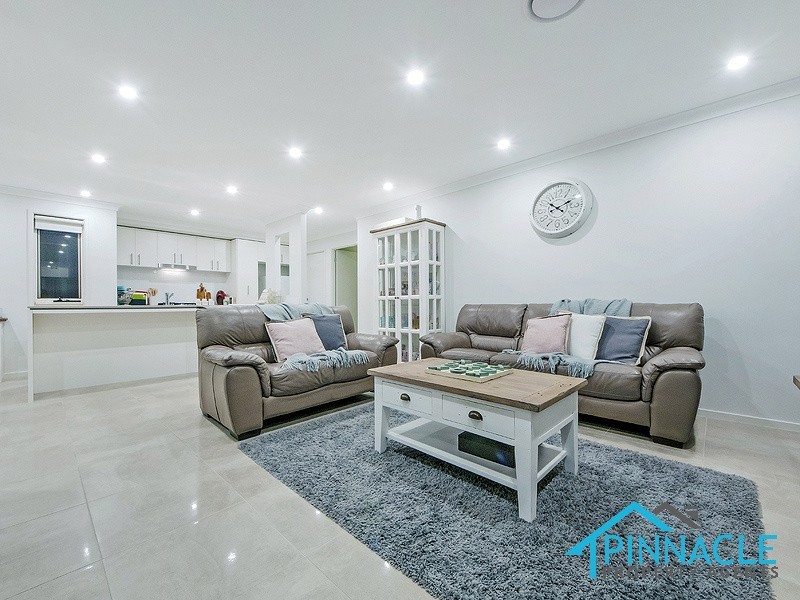 18 Fernleigh Ct, Cobbitty NSW 2570