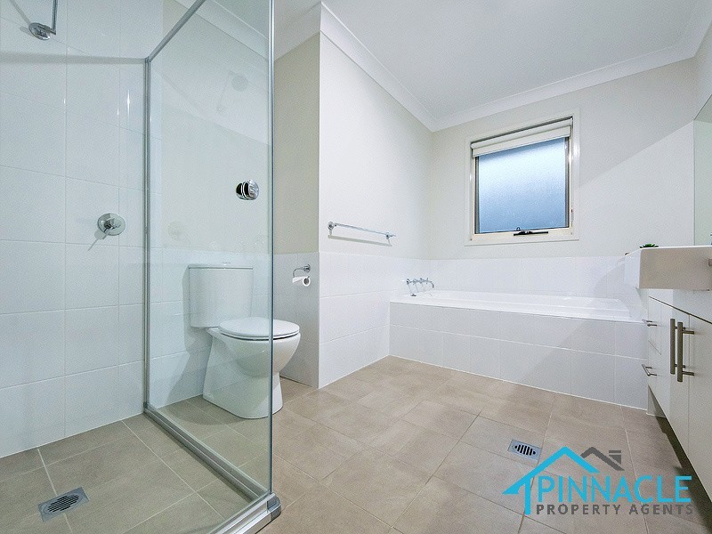 18 Fernleigh Ct, Cobbitty NSW 2570