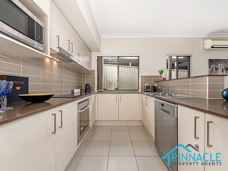 32 Geoghegan Cct, Oran Park NSW 2570