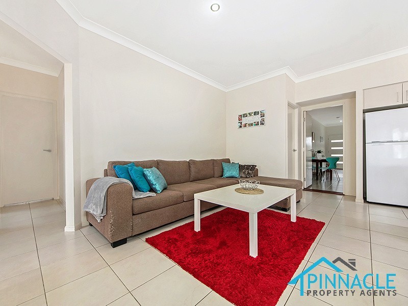 32 Geoghegan Cct, Oran Park NSW 2570