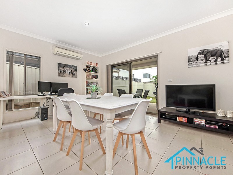 32 Geoghegan Cct, Oran Park NSW 2570