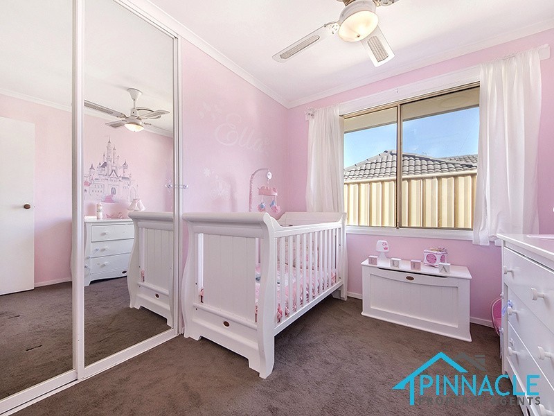 34 Crommelin Cres, St Helens Park NSW 2560