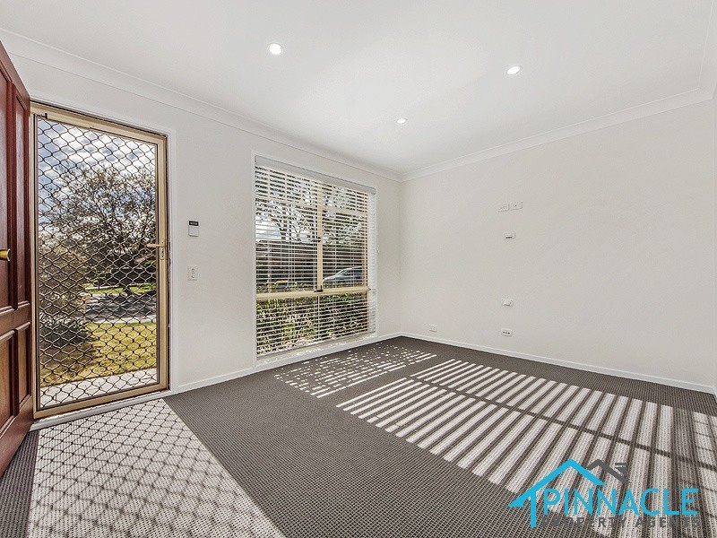 29 Outram Pl, Currans Hill NSW 2567