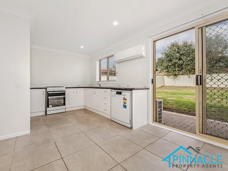 29 Outram Pl, Currans Hill NSW 2567