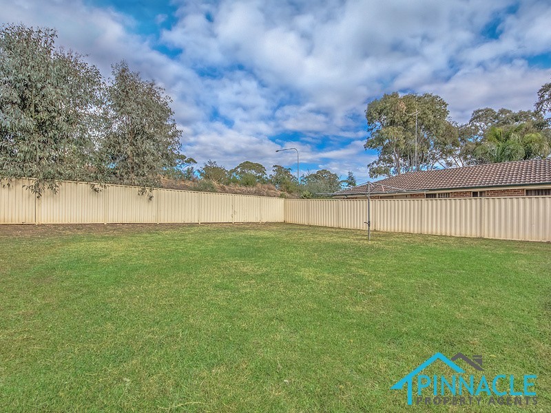 29 Outram Pl, Currans Hill NSW 2567