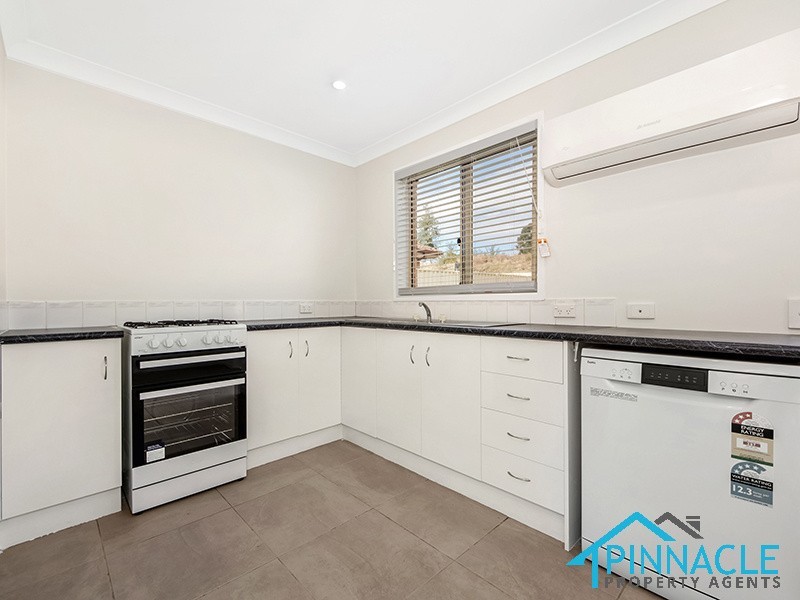 29 Outram Pl, Currans Hill NSW 2567