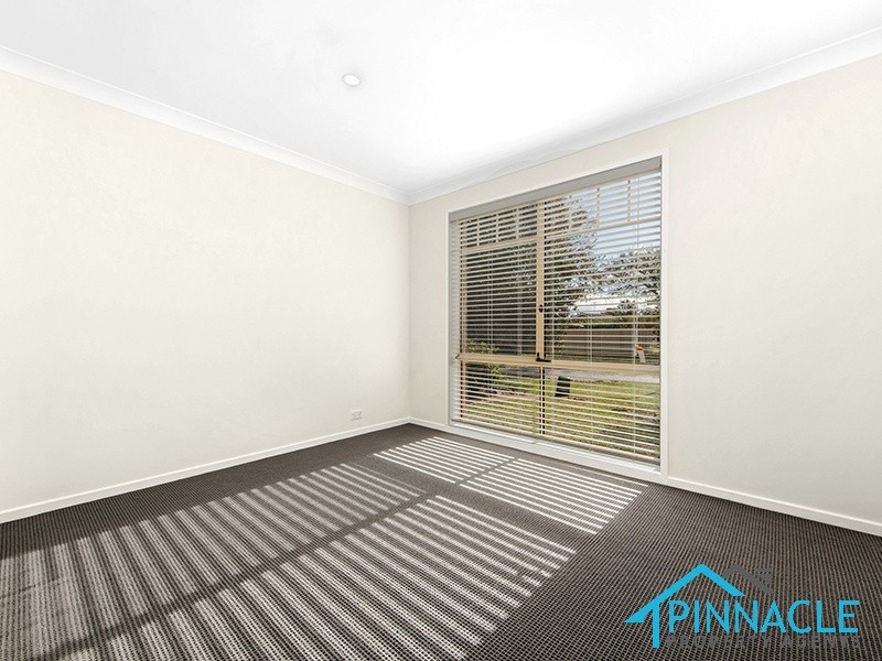 29 Outram Pl, Currans Hill NSW 2567