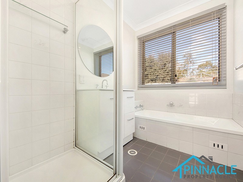 29 Outram Pl, Currans Hill NSW 2567