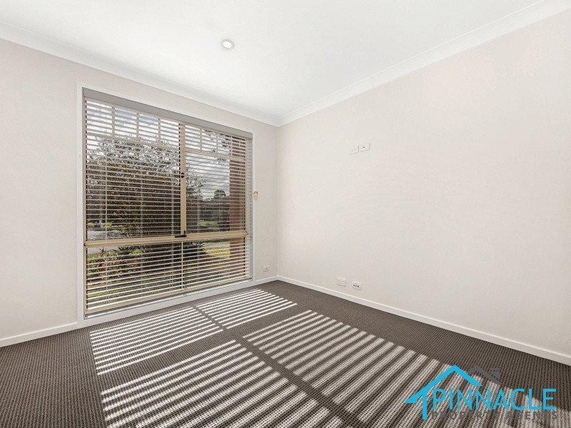 29 Outram Pl, Currans Hill NSW 2567