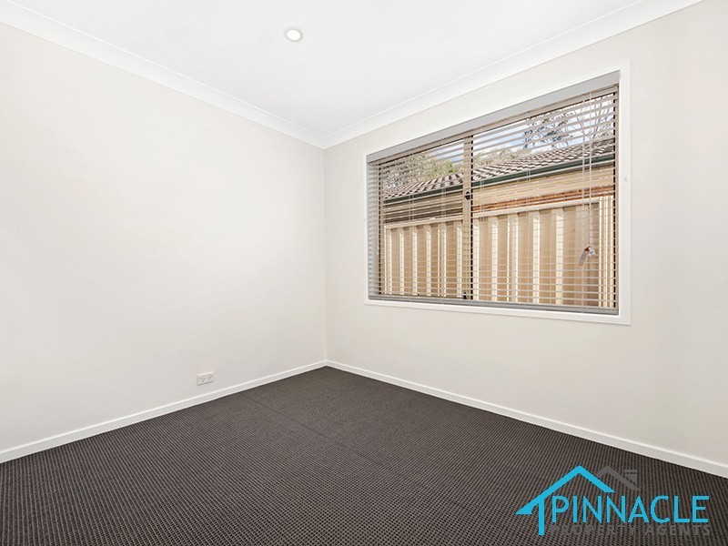 29 Outram Pl, Currans Hill NSW 2567